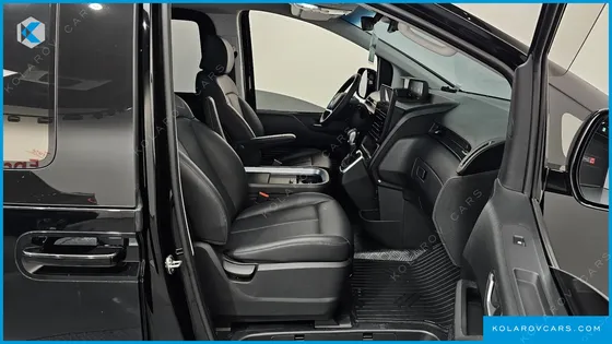 HYUNDAI STARIA CARGO 5-SEATER