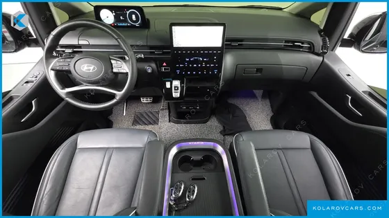 HYUNDAI STARIA 4WD LOUNGE 9-SEATER