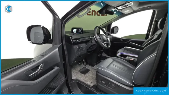 HYUNDAI STARIA 4WD LOUNGE 9-SEATER