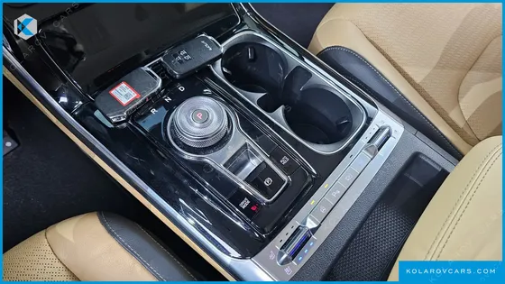 KIA CARNIVAL 9-SEATER SIGNATURE