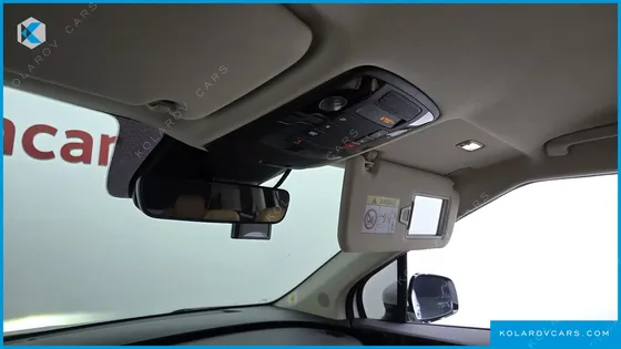 KIA CARNIVAL 9-SEATER SIGNATURE