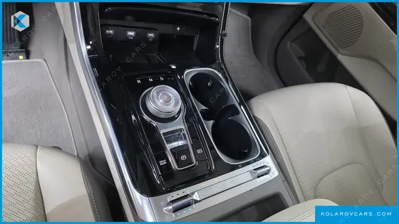 KIA CARNIVAL GASOLINE 7-SEATER SIGNATURE