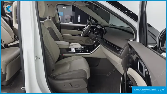 KIA CARNIVAL GASOLINE 7-SEATER SIGNATURE