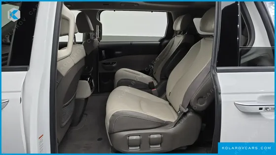 KIA CARNIVAL GASOLINE 7-SEATER SIGNATURE