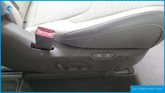 KIA CARNIVAL GASOLINE 7-SEATER SIGNATURE