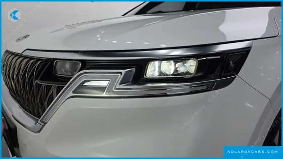 KIA CARNIVAL GASOLINE 7-SEATER SIGNATURE
