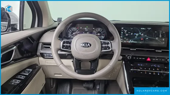 KIA CARNIVAL GASOLINE 7-SEATER SIGNATURE