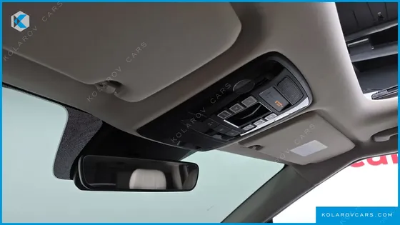 KIA CARNIVAL GASOLINE 7-SEATER SIGNATURE