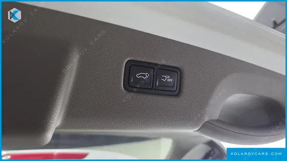 KIA CARNIVAL GASOLINE 7-SEATER SIGNATURE