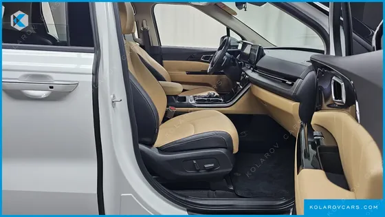 KIA CARNIVAL 7-SEATER SIGNATURE