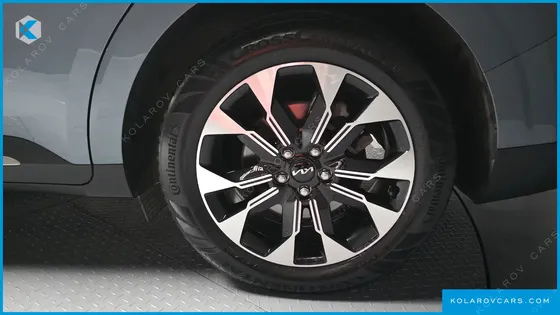KIA CARNIVAL 9-SEATER SIGNATURE
