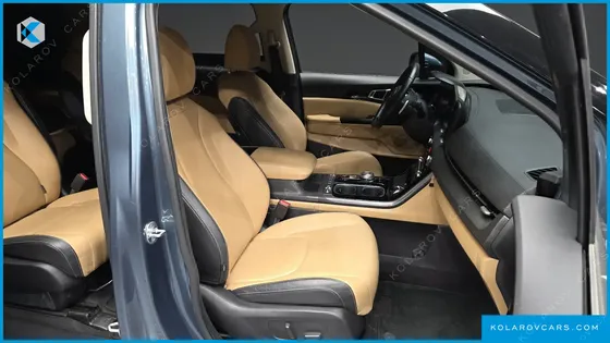 KIA CARNIVAL 9-SEATER SIGNATURE
