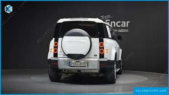 LAND ROVER DEFENDER 110 D300 HSE