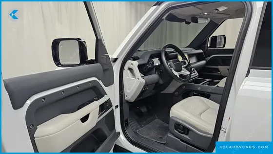 LAND ROVER DEFENDER 110 D300 HSE