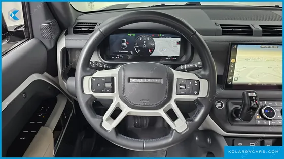 LAND ROVER DEFENDER 110 D300 HSE