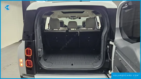 LAND ROVER DEFENDER 110 D300 HSE