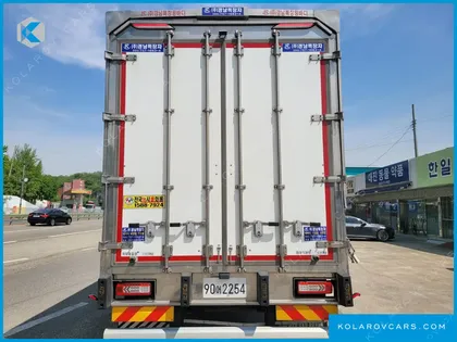 VOLVO CARGO TRUCK 6X4