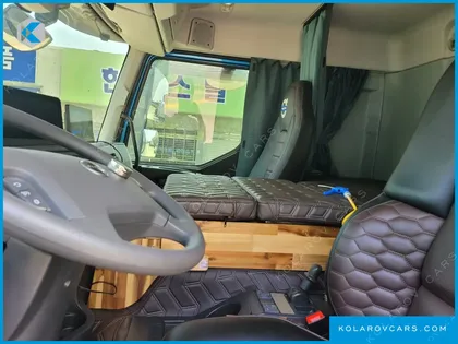 VOLVO CARGO TRUCK 6X4