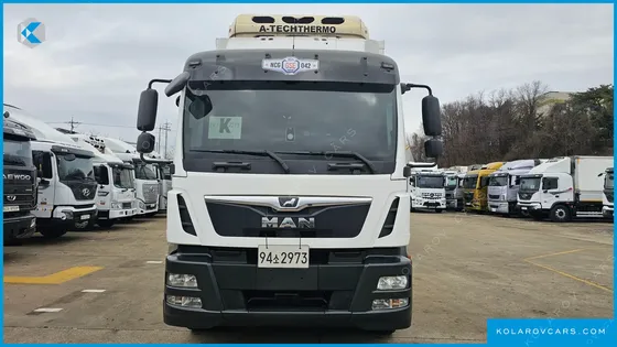 MAN TRUCK CARGO TRUCK 4X2