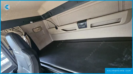 MAN TRUCK CARGO TRUCK 4X2