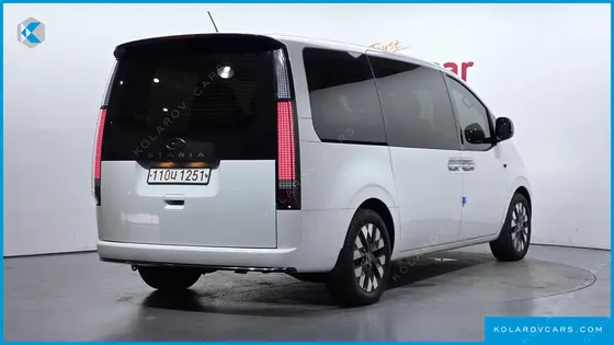 HYUNDAI STARIA L3.5 LOUNGE 9-SEATER