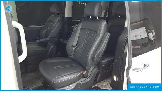 HYUNDAI STARIA L3.5 LOUNGE 9-SEATER