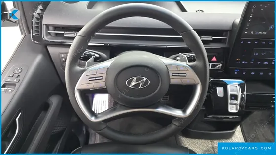 HYUNDAI STARIA L3.5 LOUNGE 9-SEATER