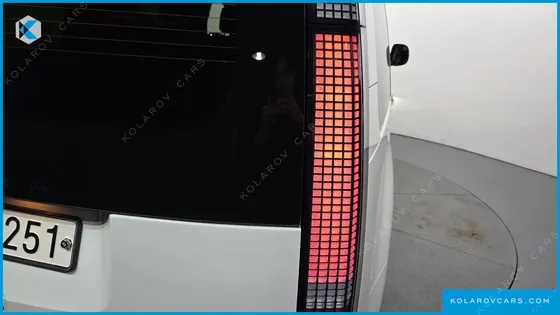 HYUNDAI STARIA L3.5 LOUNGE 9-SEATER