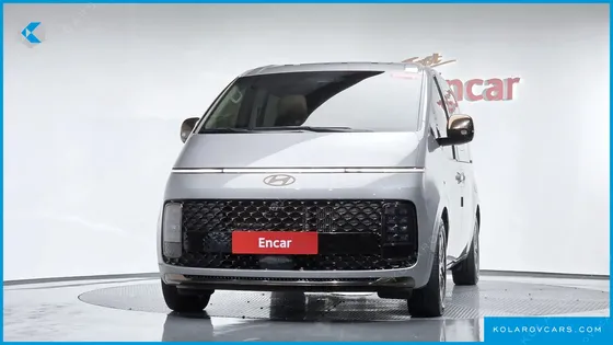 HYUNDAI STARIA 4WD LOUNGE 9-SEATER
