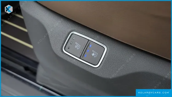 HYUNDAI STARIA 4WD LOUNGE 9-SEATER