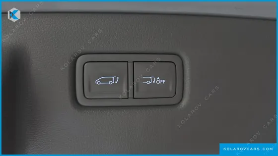 HYUNDAI STARIA 4WD LOUNGE 9-SEATER
