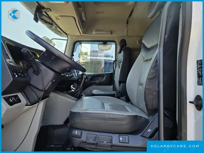 HYUNDAI MEGA TRUCK GOLD