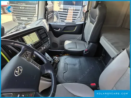 HYUNDAI MEGA TRUCK GOLD