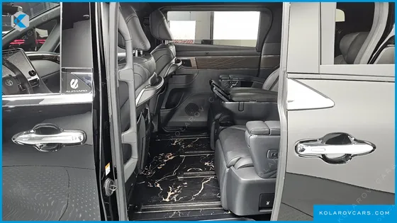 TOYOTA ALPHARD 2.5 HEV EXECUTIVE AWD