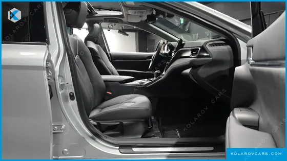 TOYOTA CAMRY 2.5 XLE HYBRID