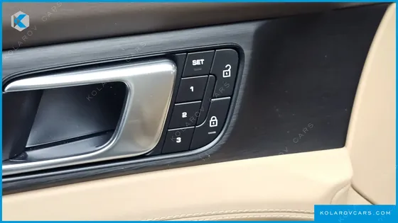PORSCHE PANAMERA 2.9 AWD E-HYBRID PLATINUM EDITION