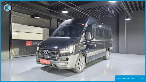 HYUNDAI SOLATI 15-SEATER