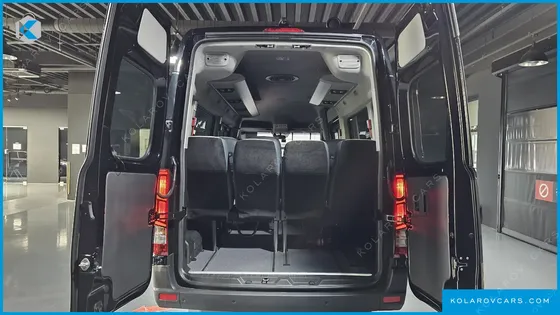 HYUNDAI SOLATI 15-SEATER