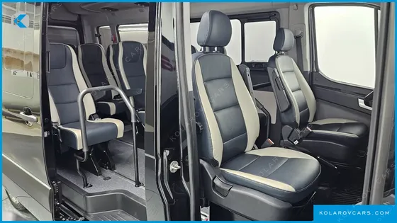 HYUNDAI SOLATI 15-SEATER