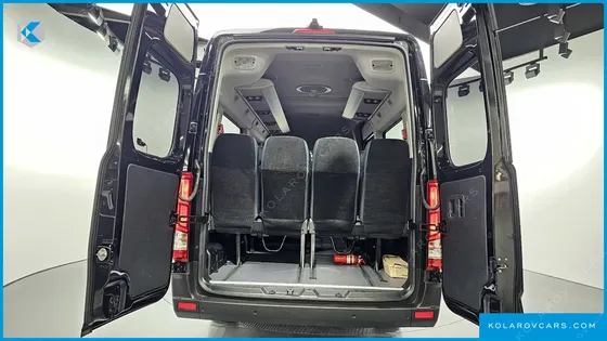 HYUNDAI SOLATI 15-SEATER