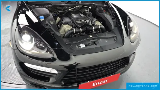 PORSCHE CAYENNE 4.8 TURBO