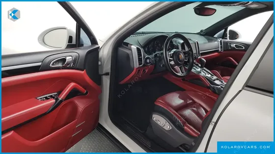 PORSCHE CAYENNE 3.0 DIESEL PLATIUM EDITION