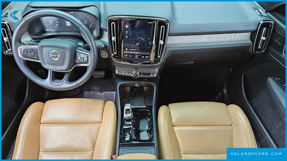 VOLVO XC40 B4 INSCRIPTION