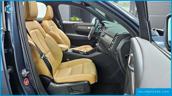 VOLVO XC40 B4 INSCRIPTION