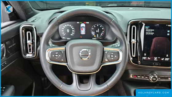 VOLVO XC40 B4 INSCRIPTION