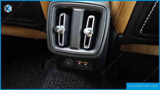 VOLVO XC40 B4 INSCRIPTION