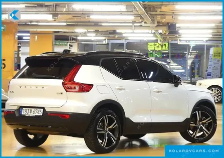 VOLVO XC40 B4 R-DESIGN