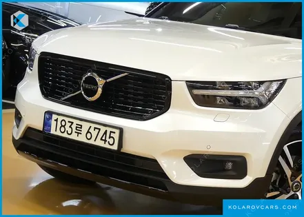VOLVO XC40 B4 R-DESIGN