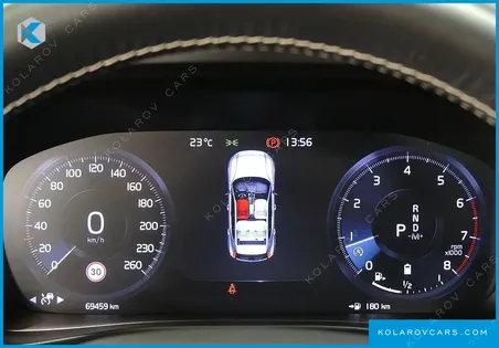 VOLVO XC40 B4 R-DESIGN