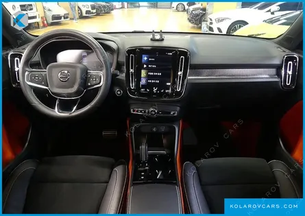 VOLVO XC40 B4 R-DESIGN